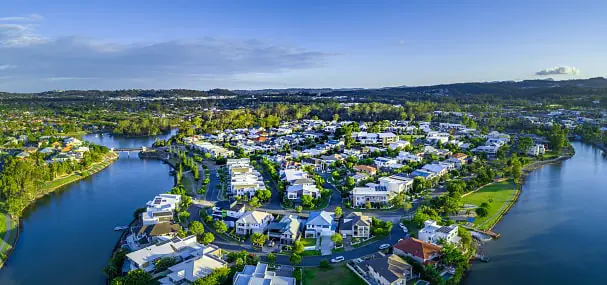 mobile Physiotherapist treating client at home in Reedy Creek’s residential hills